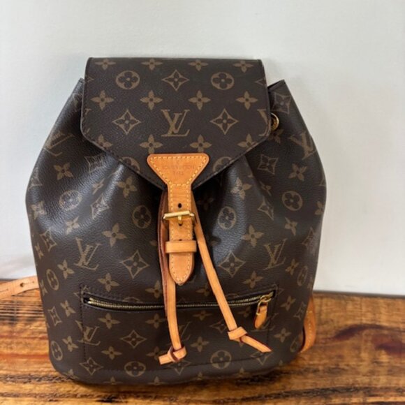 Louis Vuitton MM AUTHENTIC small backpack - Picture 1 of 4
